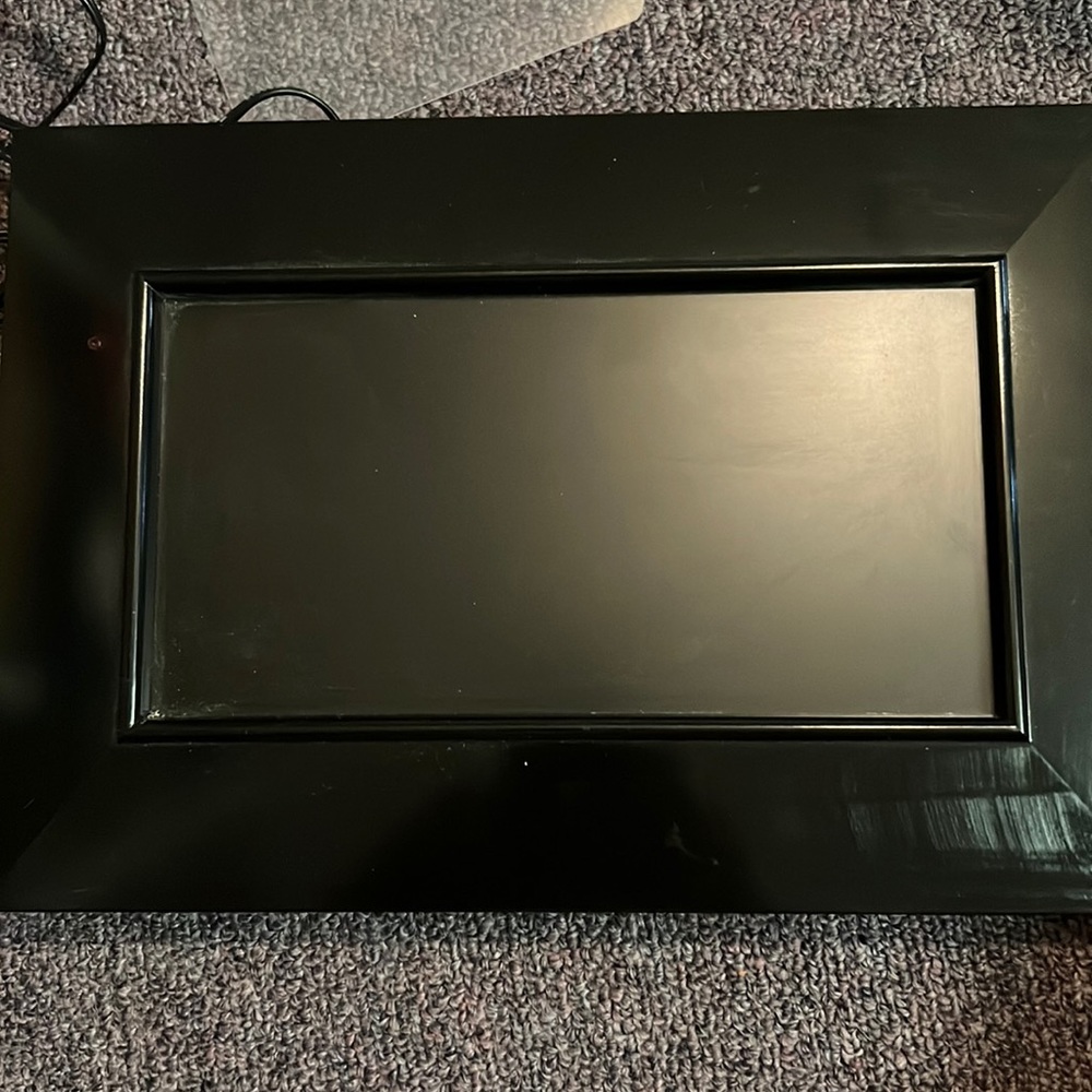 Digital photo frame